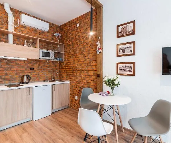 Apartment затишні смарт-квартири в історичному центрі! Uschhorod